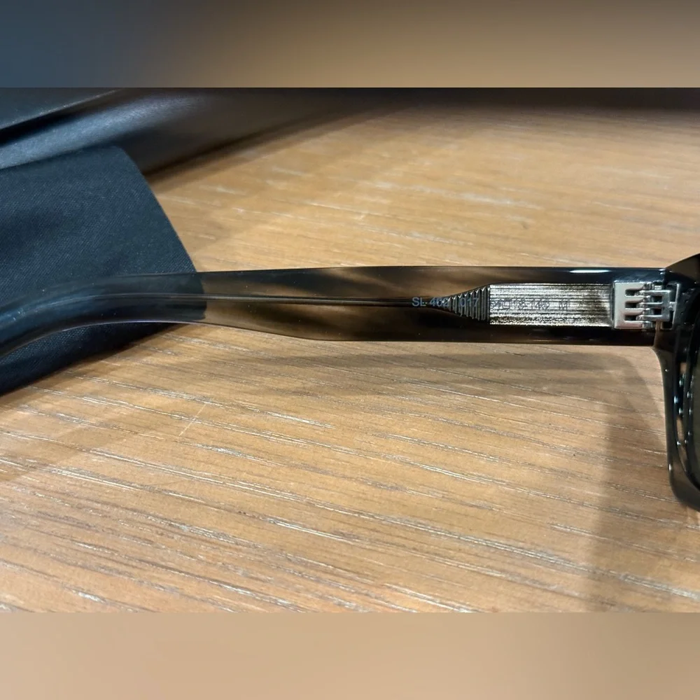 Saint Laurent Sun Glasses - Picture 5 of 6